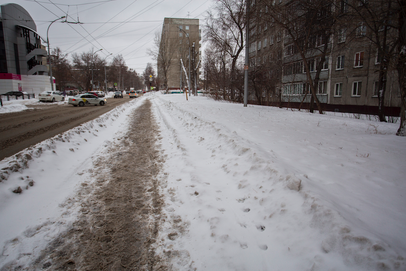 Фото Мерзко и пакостно: фото с улиц Новосибирска, где гололёд и снежное болото оказались сильнее коммунальщиков 5